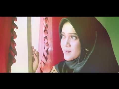 Cinematic engagement from (Iza & Husna)