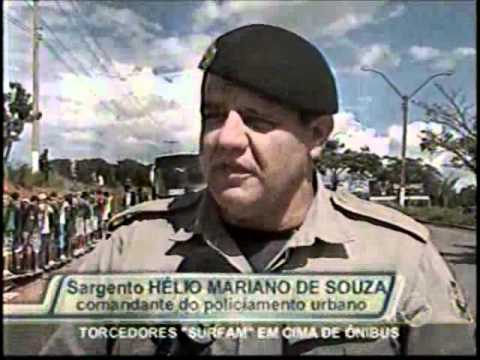 17-01-11- Torcedores surfam em cima de um ônibus - Sgt Mariano.flv
