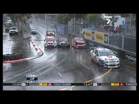 V8 Supercars 2010 - Sydney Telstra 500 Wet Weather Carnage
