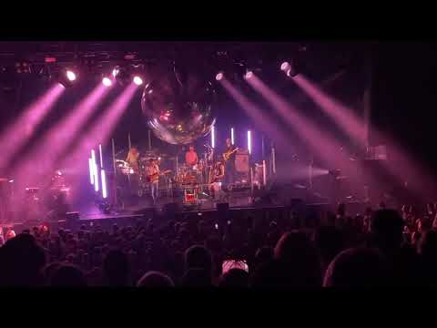 Von Wegen Lisbeth - Sushi - Berlin Columbiahalle 13.11.2025