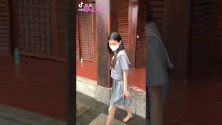 【TikTok】美少女。あっ… 見えちゃう