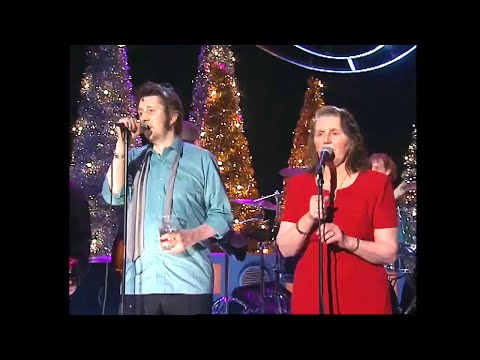 Fairytale of New York - Shane & Therese MacGowan with The Popes, 2000
