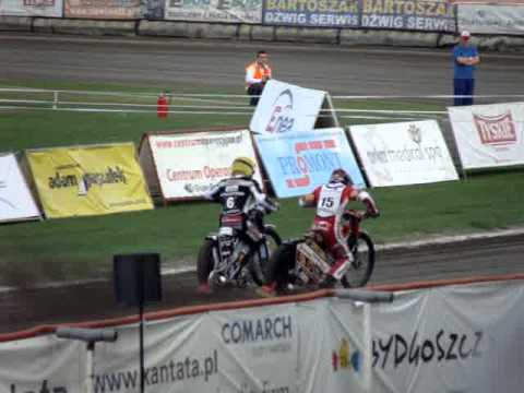 Polonia Bydgoszcz - Unibax Toruń wyścig I (upadek Emila Pulczyńskiego) 2012