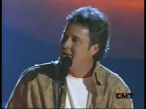 Vince Gill – Blue Moon of Kentucky (Live)