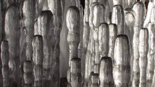 preview picture of video '【北海道の絶景】大自然が魅せる神秘の美しさ！ 百畳敷洞窟の氷筍'