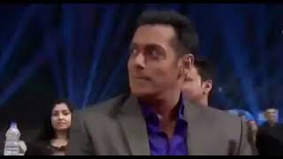 Akshay Kumar and Manish paul fight in award show
