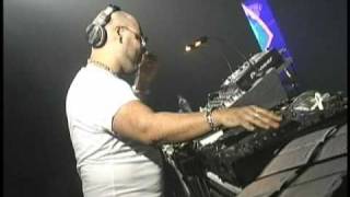 Roger Sanchez Turn on the music live from Cali Colombia