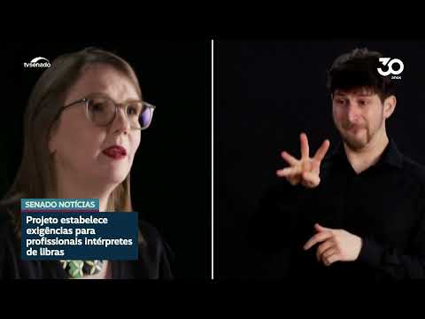 CE analisa reforço na qualificação de tradutores e intérpretes de Libras