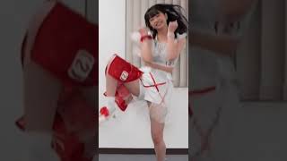 アイドルは下も上もまぁ色々と我々に見せてくれる