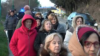 la-tradizionale-processione-nel-giorno-dedicato-alla-madonna-di-lourdes