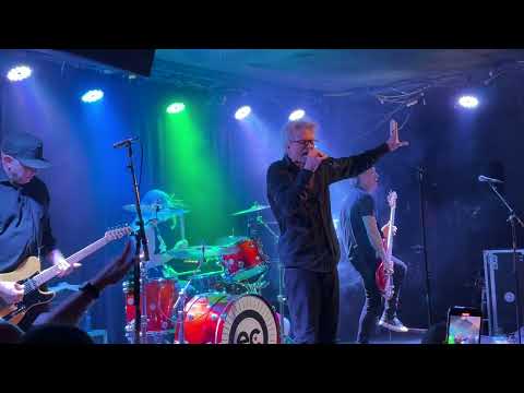 ECONOLINE CRUSH "Sparkle and Shine" live