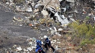 preview picture of video 'Accidente vuelo Barcelona Düsseldorf de Germanwings. Fallecen 150 personas'