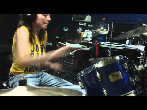 Nina Pará - Practicing - Pearl Session Studio Classic