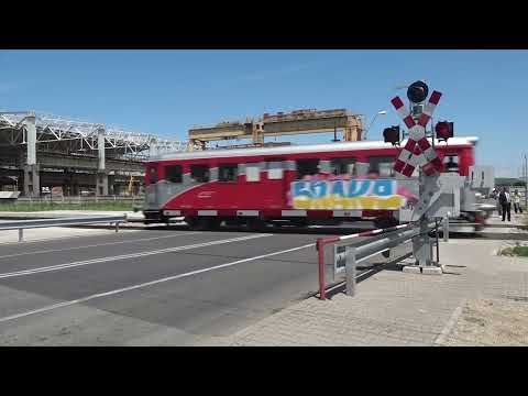 Primul tren  - noua barieră Prundu