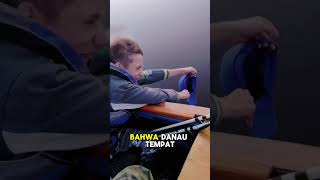 Download lagu Bawa raket nyamuk boleh juga nih haha mp3