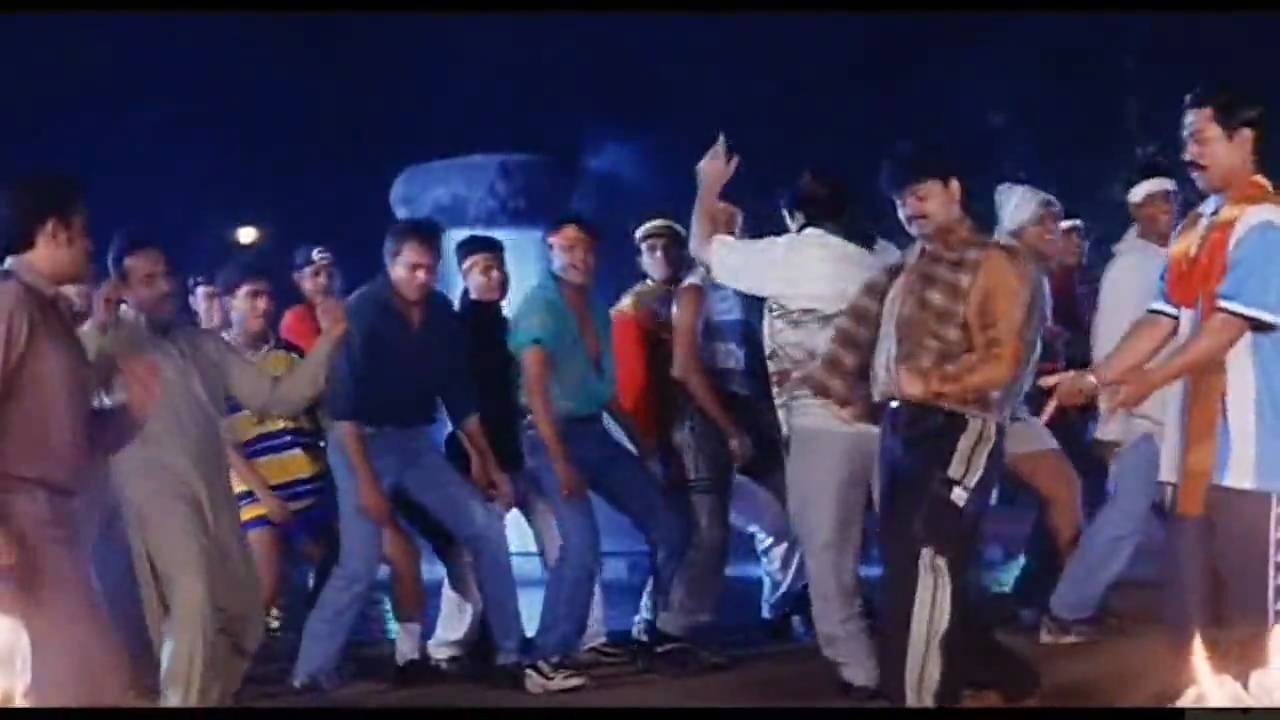 Sapne Me Kudi Woh Ondi Hain Lyrics  | Baagi | Abhijeet | Sajid-Wajid