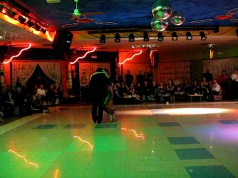  Kicca Tommasi  and  El Pibe Avellaneda  are  dancing  to  the  milonga  "  Milonga Querida  "