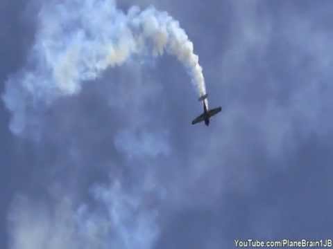 2012 Andrews AFB Airshow - Michael Goulian in the Extra 330SC