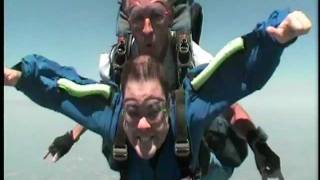 preview picture of video 'My first tandem skydiving, Zephyrhills Skydive City, FL'