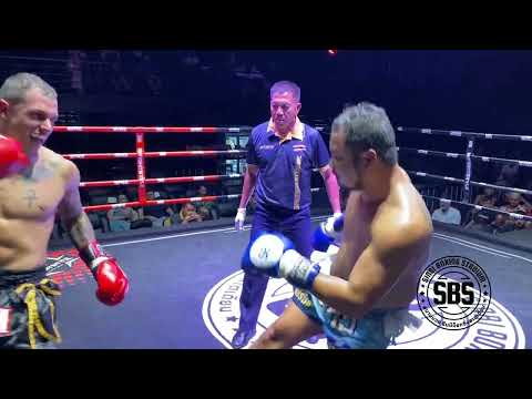Manuel Sinbi Muay Thai 🇮🇹(red) v Rungrawee Phuket Singha Muay Thai 🇹🇭 (blue)