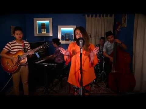 Diandra Arjunaidi - Kau & Diandra (Live at New Village Music Lab)