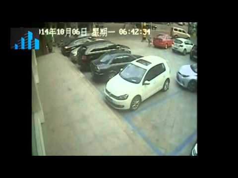 Como NO salir de un aparcamiento - How NOT to get out of a parking