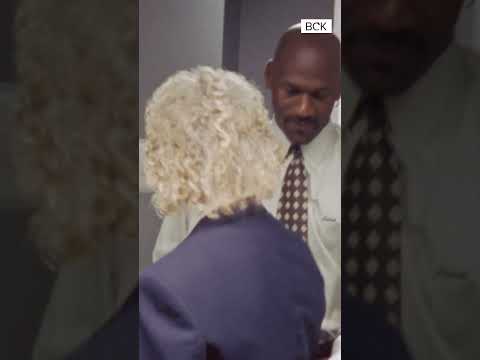 Security Guard does The Shrug to Michael Jordan #michaeljordanshrug #thelastdance