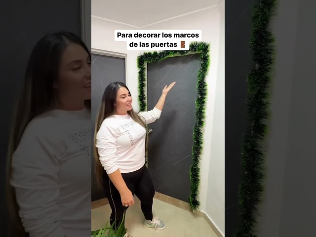 Vídeo relacionado con WHJSSF Mysterious Totoro - Colgante redondo de cerámica con diseño de árbol de Navidad para decorar tiendas, puertas y ventanas