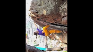 Video thumbnail de Black roof, 6c. Albarracín