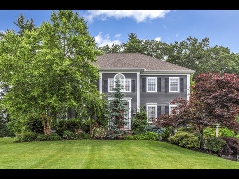 15 Valley Rd, North Reading MA   for sale by Geralyn Farrelly, Tel 978-866-8658