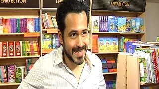Emraan Hashmi’s Witty Statement About Travelling Alone!
