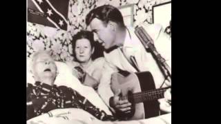 Johnny Horton sings to the last surviving civil war veteran{the song is Johnny Reb}