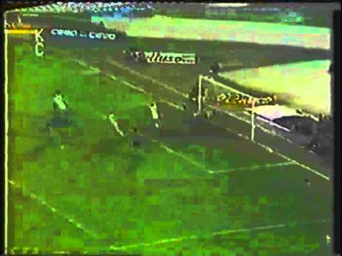 1982 (October 20) Napoli (Italy) 1-Kaiserslautern (West Germany) 2 (UEFA Cup).mpg