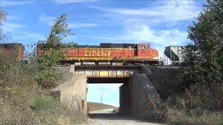 preview picture of video 'BNSF covered hopper train crosses bridge in rural Iowa'