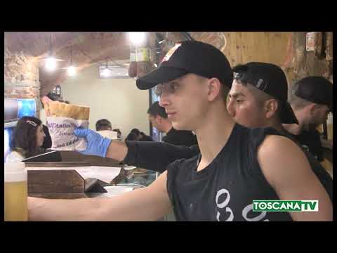 2020-03-05 FIRENZE - MENO CLIENTI ALL'ANTICO VINAIO MA ANCORA FILA