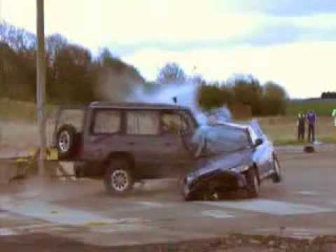 Crash Test 4x4 vs  Honda Civic Coupe 92