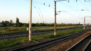 preview picture of video 'Arriving at Lihaya station. View from train window.'