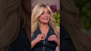 Download lagu Bebe Rexha Couldn’t Stop Staring at Dolly Parton mp3