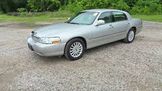 2005 Lincoln Town Car Signature Series Walk Around and Drive Away