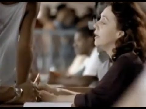 Angela Pataro - Seriado cidade dos homens  (episódio "Buraco Quente")