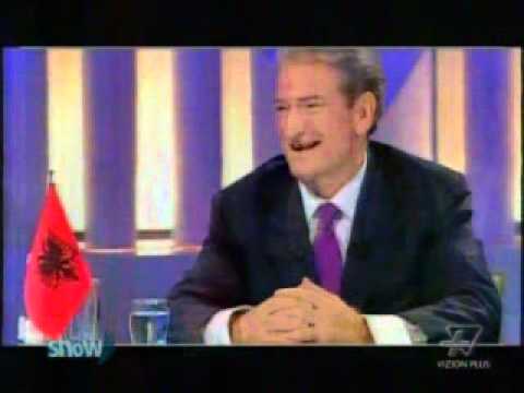 Mos e beso po Deshe gallat nga Sali Berisha