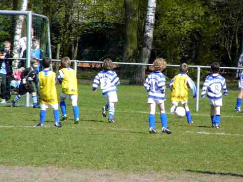 Winnende goal tijdens kampioenswedstrijd GSBW F5
