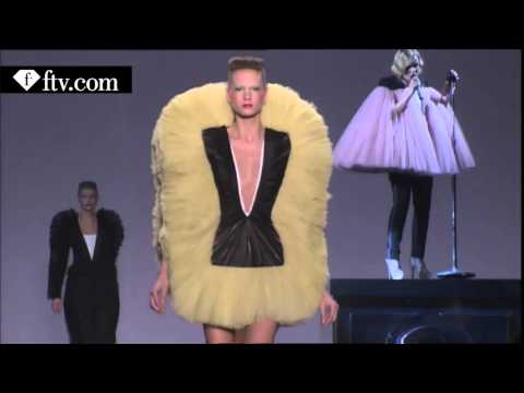 PARIS FW S/S 10- VIKTOR&ROLF SHOW