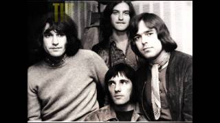 holiday romance - The Kinks (lyrics)