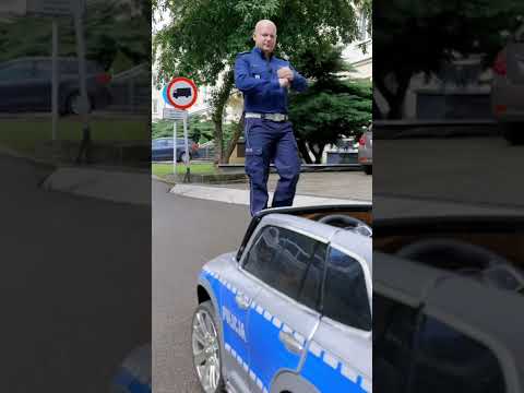 Bo w każdym z nas jest trochę dziecka 🍭👮♂️
