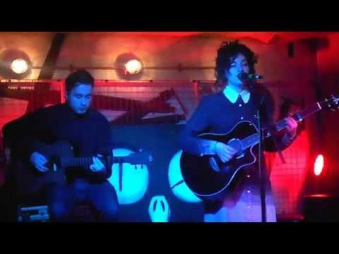 Scarlet Billham Performing "X" Live @ Bedroom Bar, Shoreditch