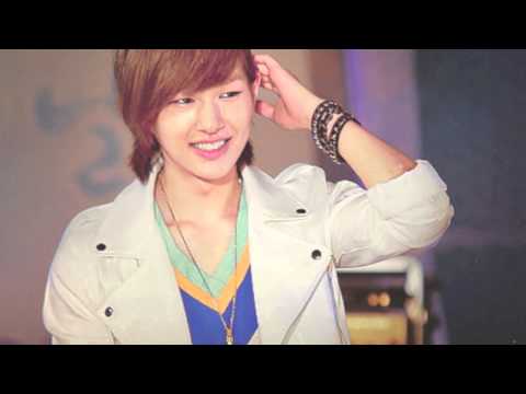 SHINee (샤이니) Onew (온유) singing compilation (Beautiful voice~)