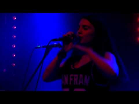 Tricky ft. K BLEAX - I Wanna Be Your Dog live in Tel Aviv, 2015 HD