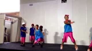 ‘dog in heat〜lick shots〜4 my people by missy elliott’ at the airport 2014.9.6