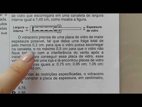Q174 Matemática ENEM 2019 (amarelo): Um vidraceiro é contratado para colocar uma porta de vidro que